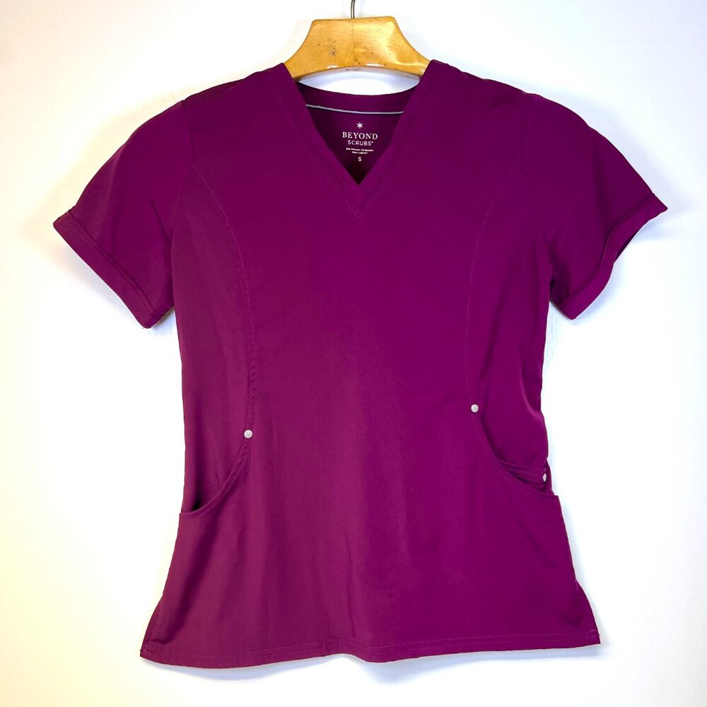 Beyond Scrubs Short Sleeve 2 Piece Scrub Set Top & Bottom Women's S Wine Purple